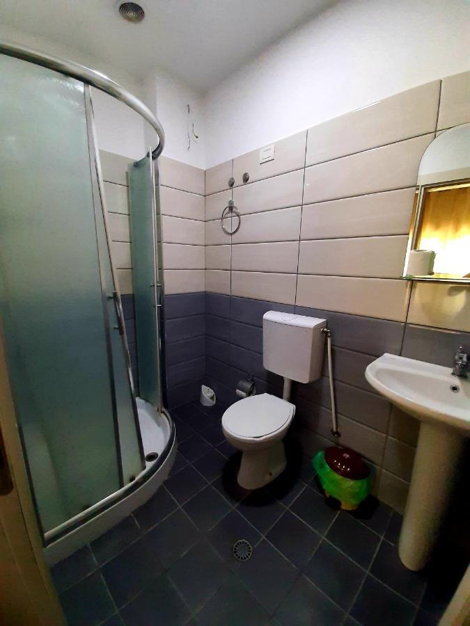 Hotel Vila Giorgio Shkodër Eksteriør billede